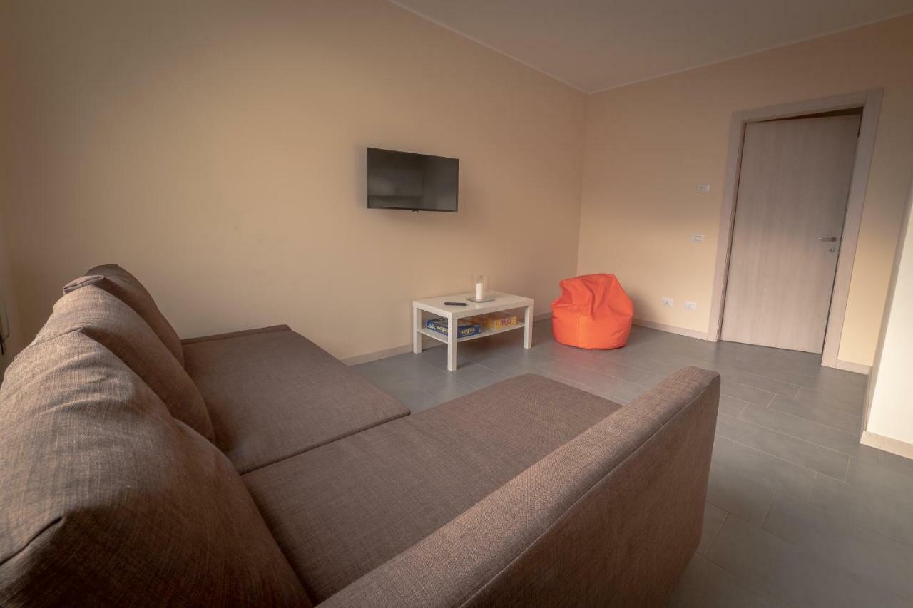 El Jardin Apartment Bellano Exterior photo